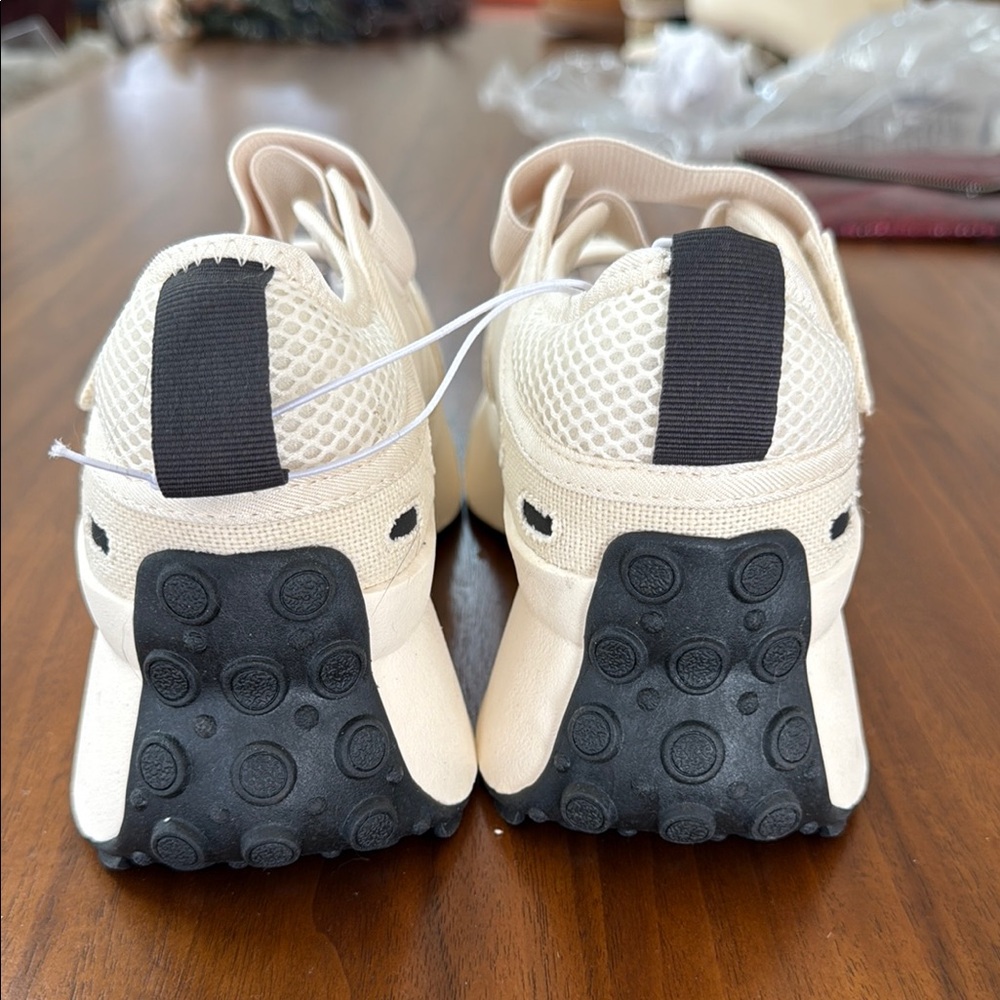 NWT H&M Women’s Off-White Sneakers with Black Accents Velcro close - Picture 3 of 4